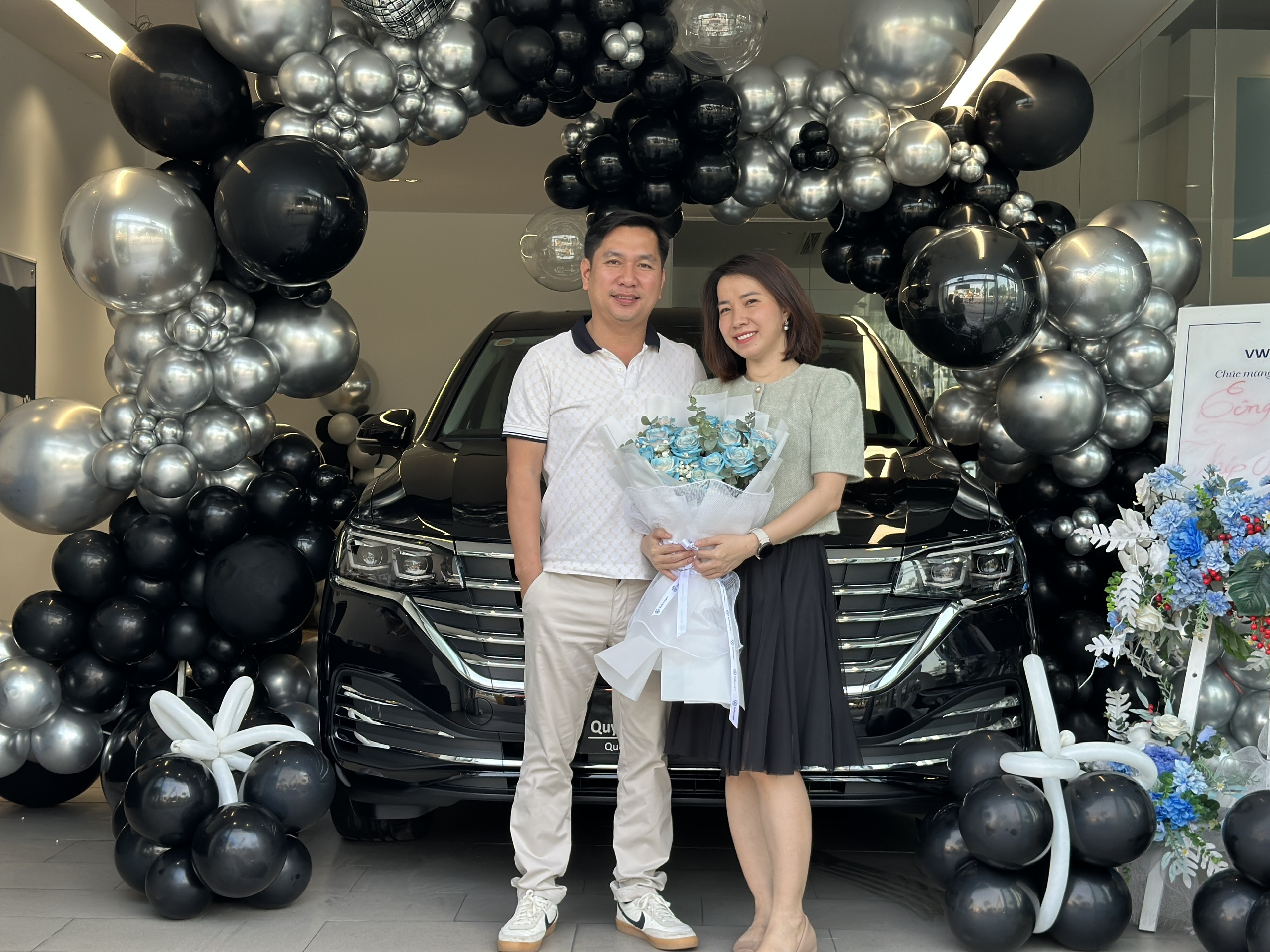 Doanh nhân cần xe đưa đón cao cấp Volkswagen Viloran – MPV 7 chỗ ghế thương gia sang trọng