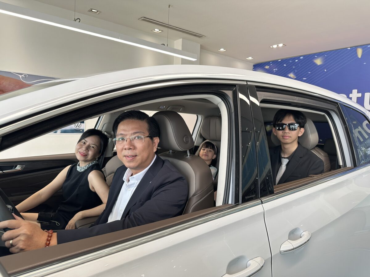 Xe Volkswagen Viloran sang trọng với không gian nội thất rộng rãi