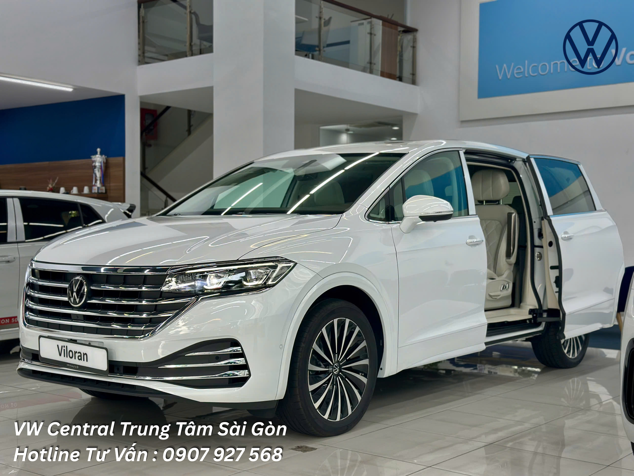 Volkswagen Viloran Luxury 2026 màu trắng nội thất kem sở hữu thiết kế sang trọng, ghế thương gia massage hàng 2, động cơ 2.0 TSI 220 mã lực cùng nhiều chương trình ưu đãi hấp dẫn. Cập nhật giá xe Viloran 2026 và giá lăn bánh Viloran Luxury mới nhất tại TP.HCM.