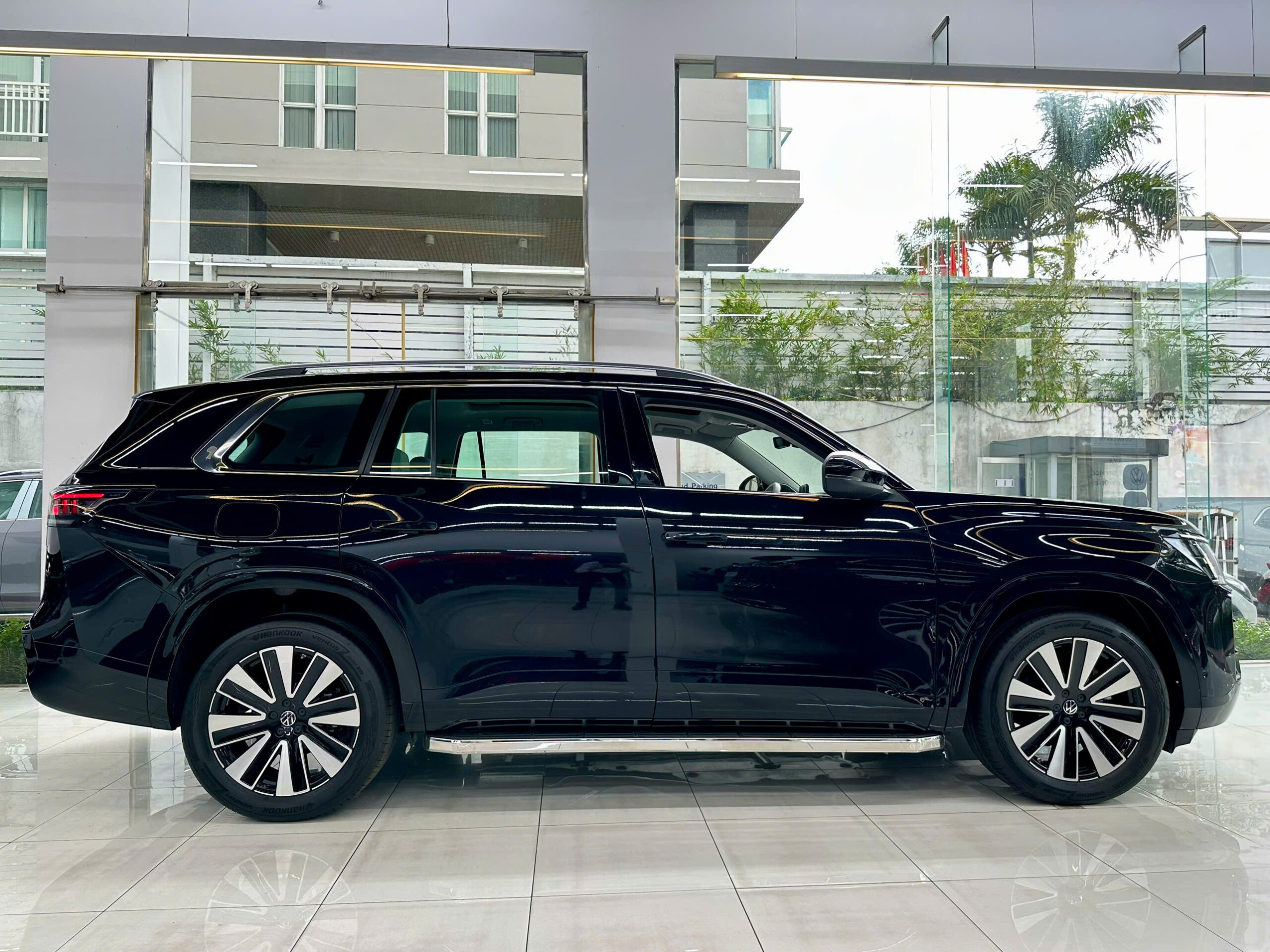 Volkswagen Teramont Pro 2026 màu đen ngoại thất