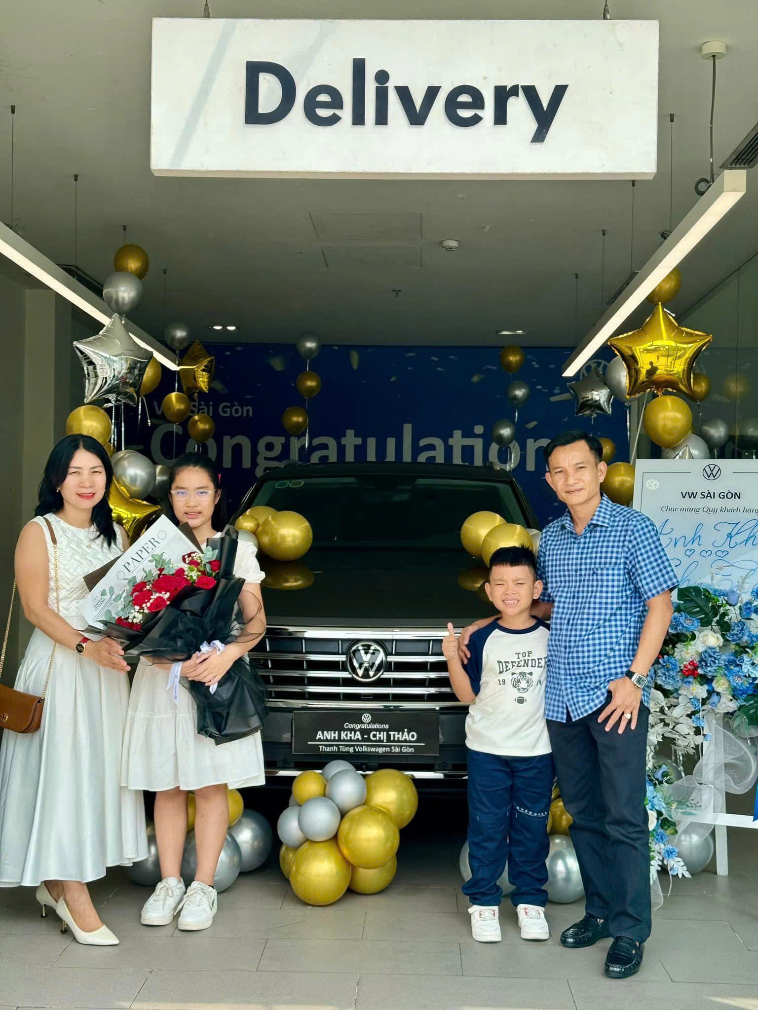 Lễ bàn giao Volkswagen Touareg Luxury 2026 màu xám tại Volkswagen Central