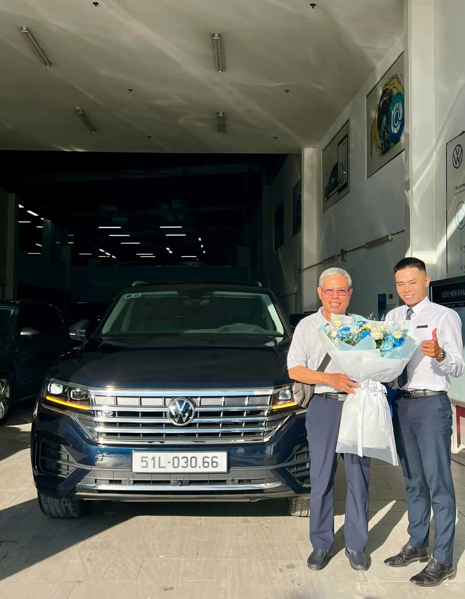 Lễ bàn giao Volkswagen Touareg Luxury 2026 màu xanh tại Volkswagen Central